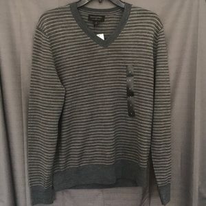 NWT Banana Republic Merino V-neck sweater